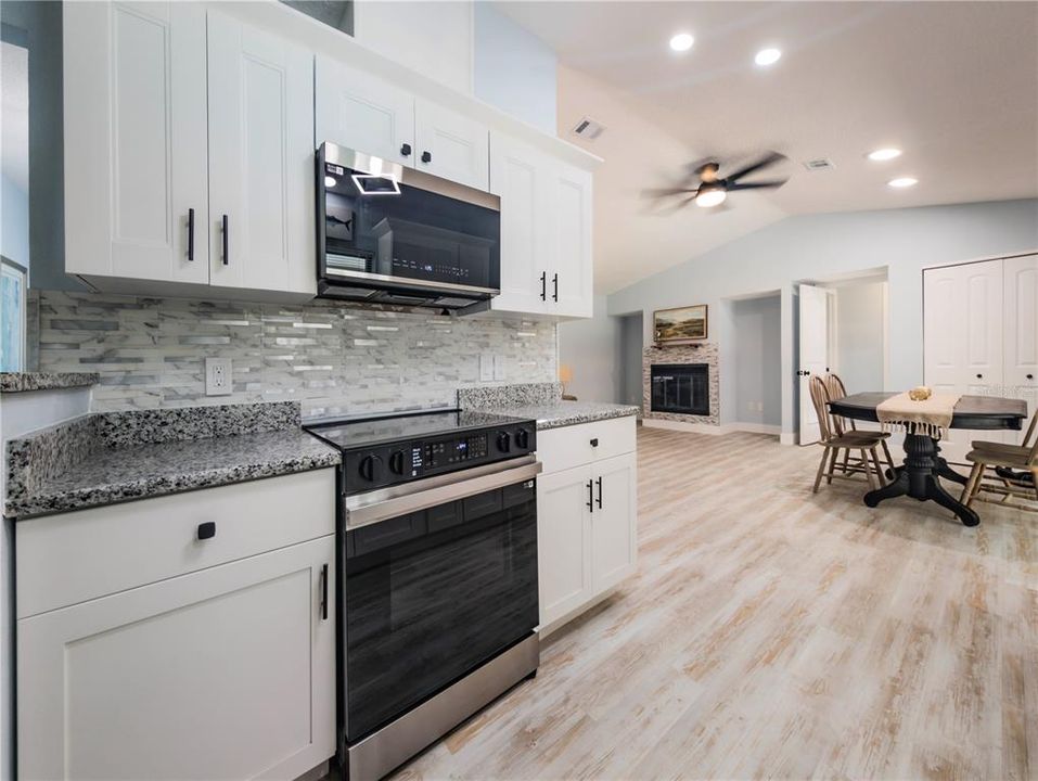 For Sale: $389,000 (3 beds, 2 baths, 1610 Square Feet)