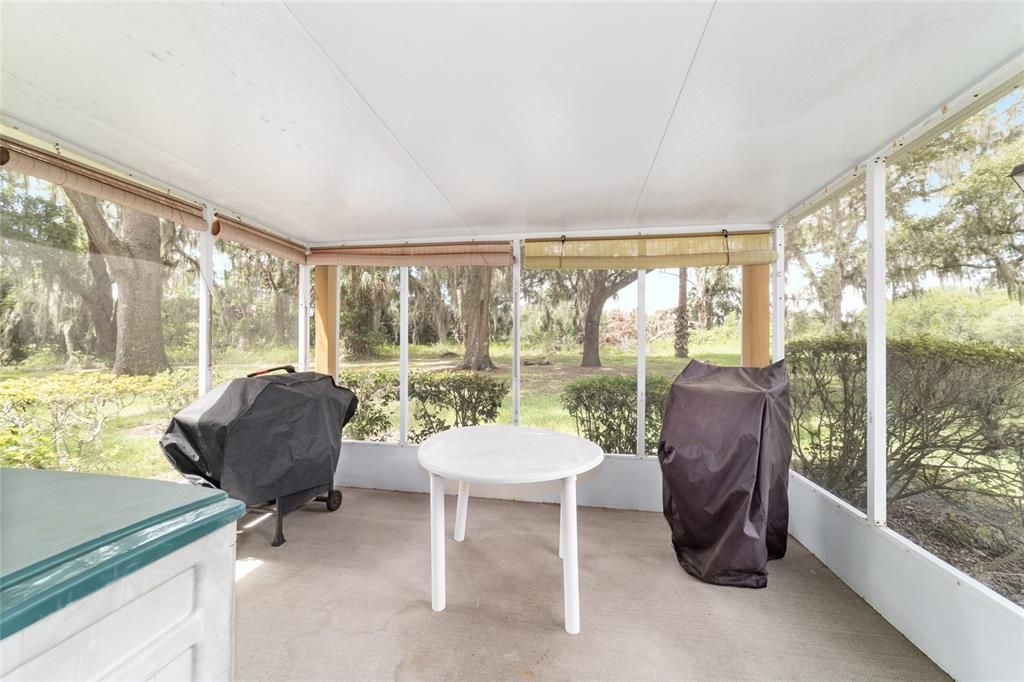 На продажу: $139,900 (2 спален, 2 ванн, 840 Квадратных фут)