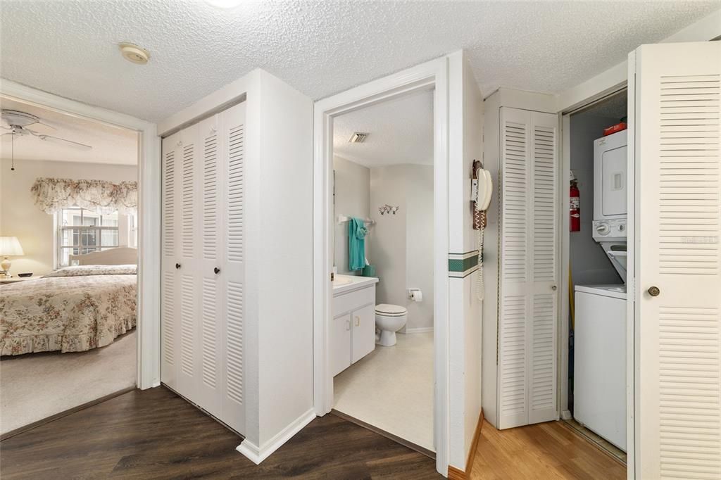 На продажу: $139,900 (2 спален, 2 ванн, 840 Квадратных фут)