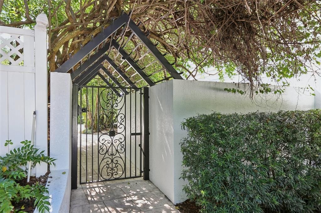 En Venta: $6,490,000 (6 camas, 6 baños, 8726 Pies cuadrados)