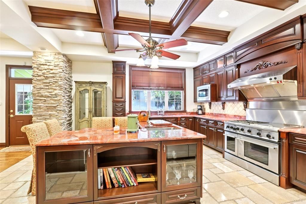 En Venta: $6,490,000 (6 camas, 6 baños, 8726 Pies cuadrados)