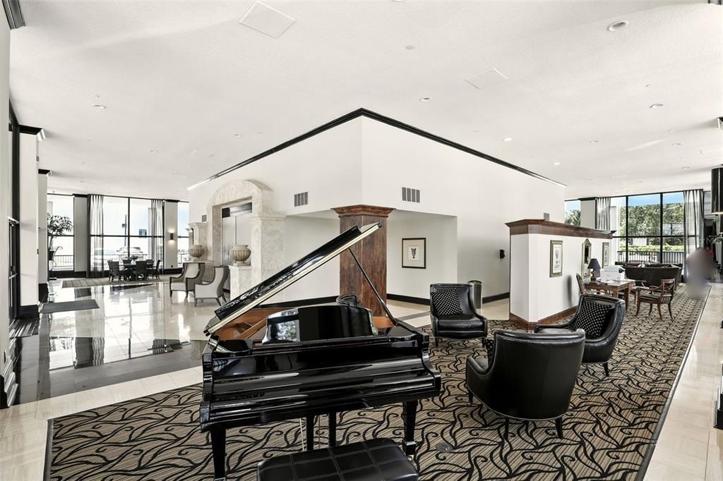 For Sale: $219,000 (1 beds, 1 baths, 799 Square Feet)