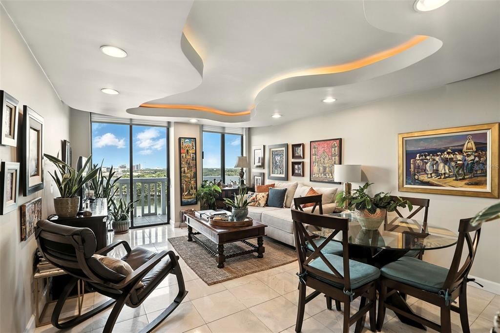 For Sale: $219,000 (1 beds, 1 baths, 799 Square Feet)