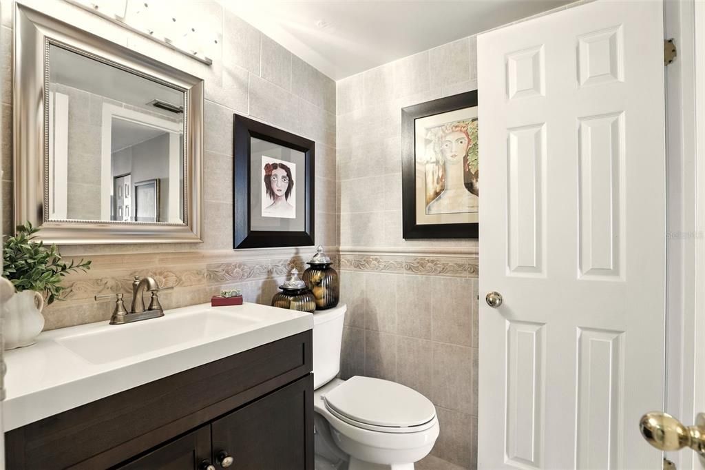 For Sale: $219,000 (1 beds, 1 baths, 799 Square Feet)