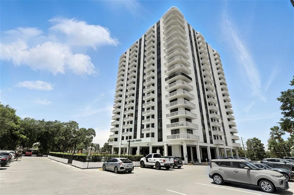 For Sale: $219,000 (1 beds, 1 baths, 799 Square Feet)