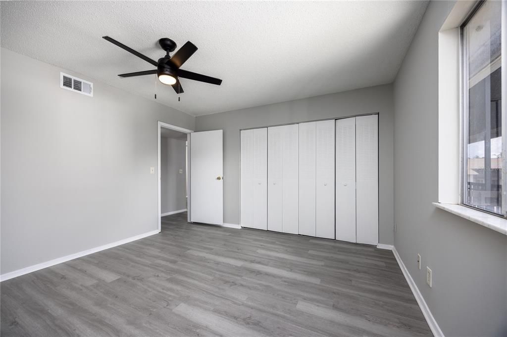 待售: $94,900 (1 贝兹, 1 浴室, 702 平方英尺)