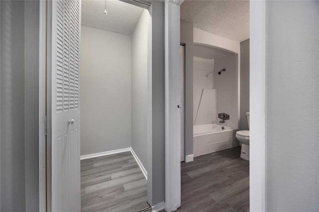 待售: $94,900 (1 贝兹, 1 浴室, 702 平方英尺)