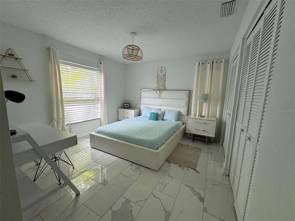 Active With Contract: $529,900 (3 beds, 2 baths, 1814 Square Feet)