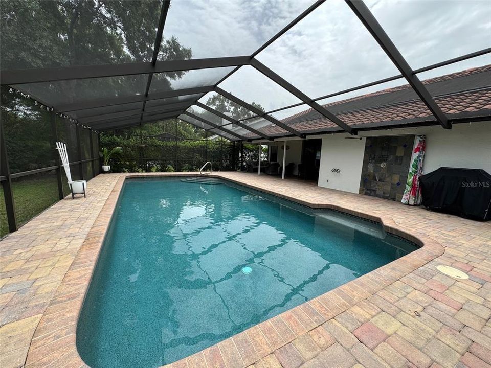 Active With Contract: $529,900 (3 beds, 2 baths, 1814 Square Feet)