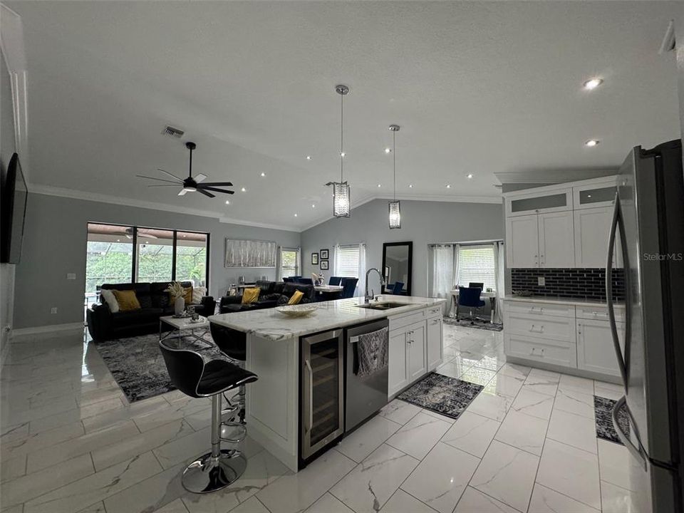 Active With Contract: $529,900 (3 beds, 2 baths, 1814 Square Feet)