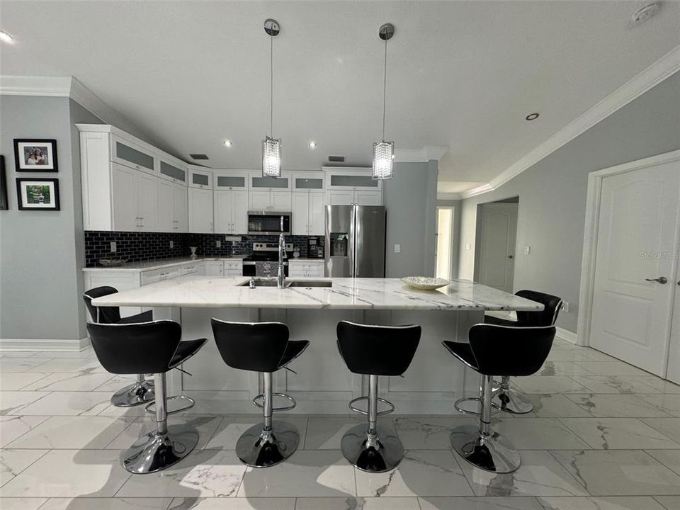 Active With Contract: $529,900 (3 beds, 2 baths, 1814 Square Feet)