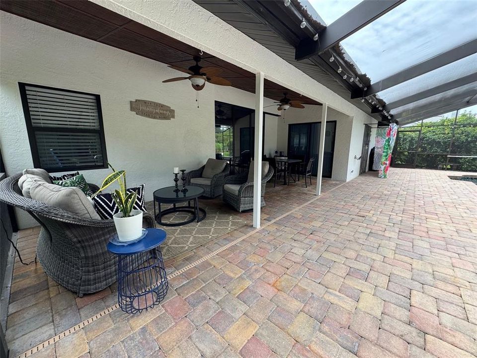 Active With Contract: $529,900 (3 beds, 2 baths, 1814 Square Feet)