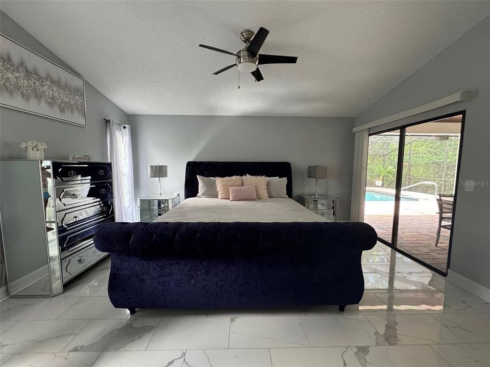 Active With Contract: $529,900 (3 beds, 2 baths, 1814 Square Feet)