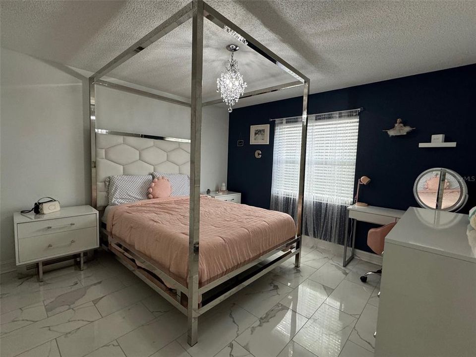 Active With Contract: $529,900 (3 beds, 2 baths, 1814 Square Feet)