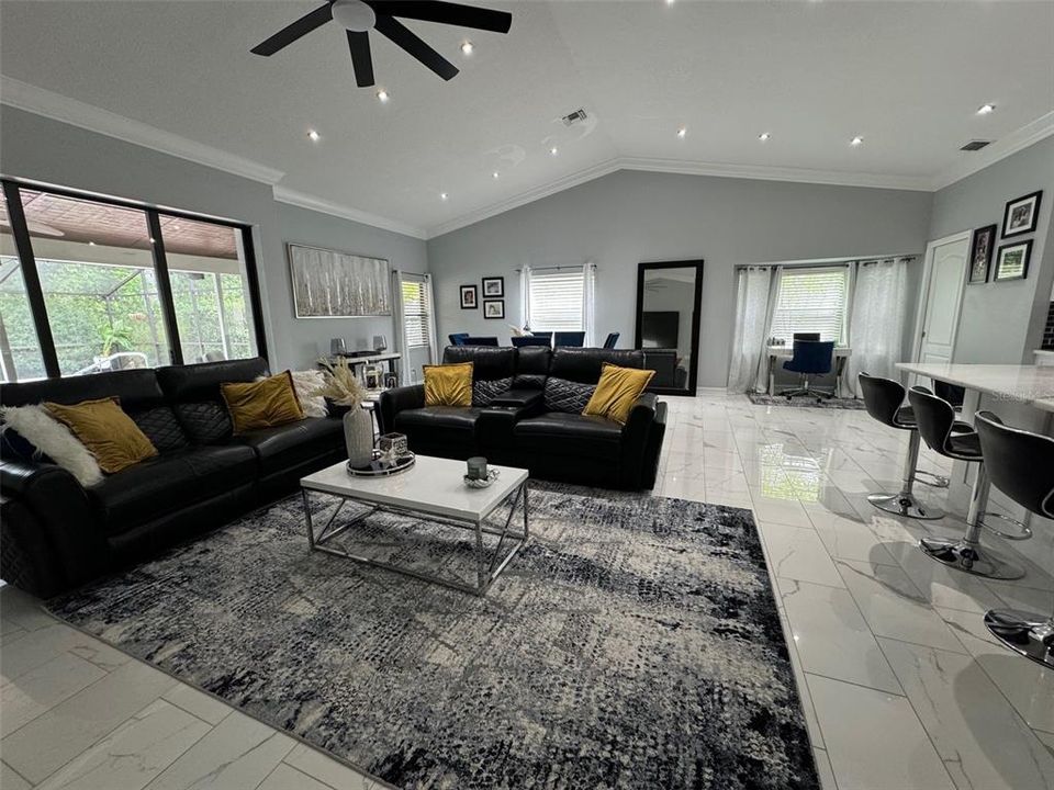 Active With Contract: $529,900 (3 beds, 2 baths, 1814 Square Feet)