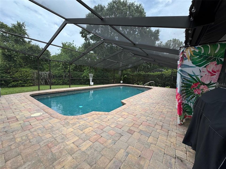 Active With Contract: $529,900 (3 beds, 2 baths, 1814 Square Feet)