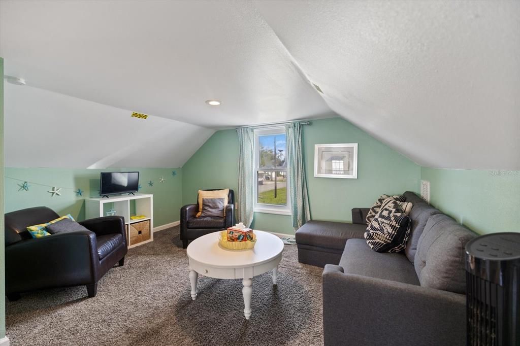 Activo con contrato: $875,000 (5 camas, 0 baños, 2643 Pies cuadrados)