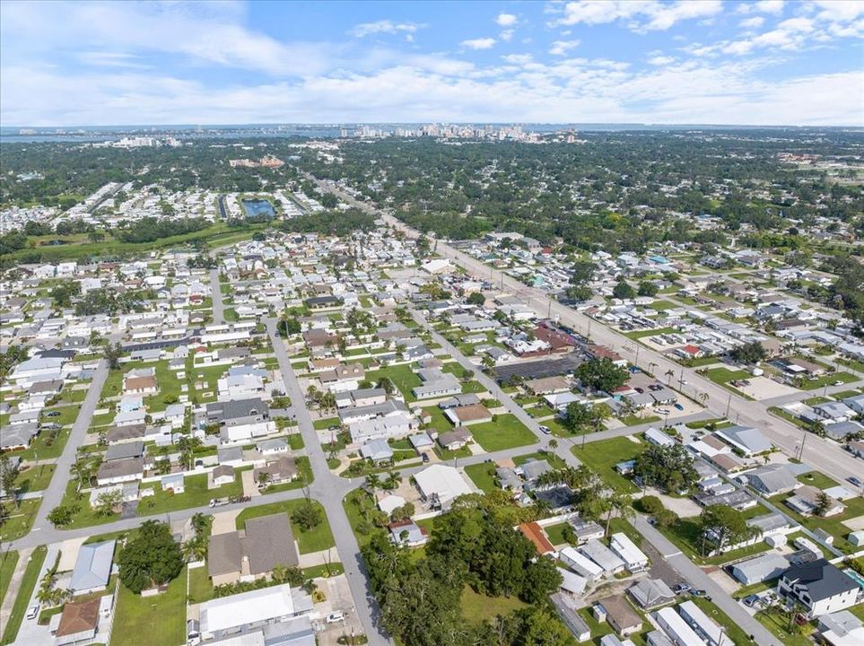 Activo con contrato: $875,000 (5 camas, 0 baños, 2643 Pies cuadrados)