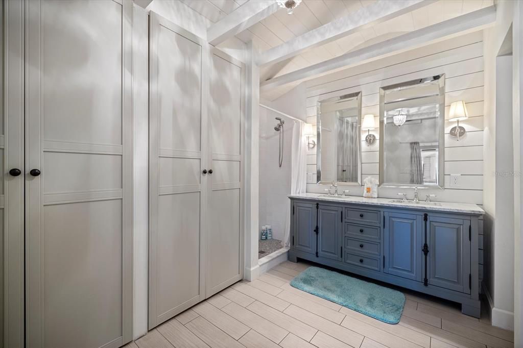 Activo con contrato: $875,000 (5 camas, 0 baños, 2643 Pies cuadrados)