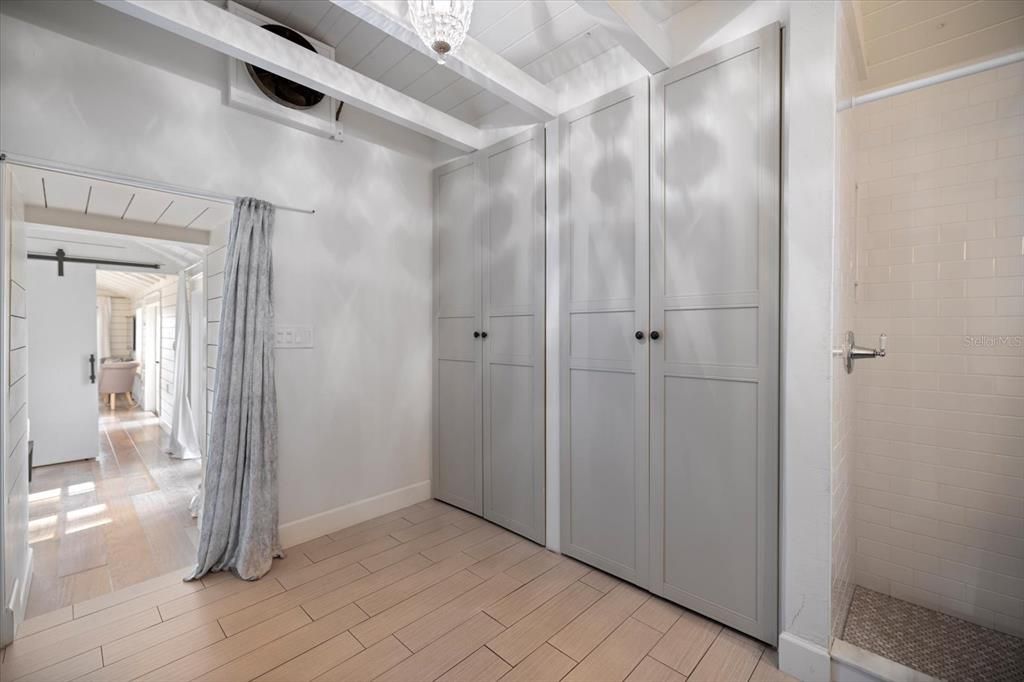 Activo con contrato: $875,000 (5 camas, 0 baños, 2643 Pies cuadrados)