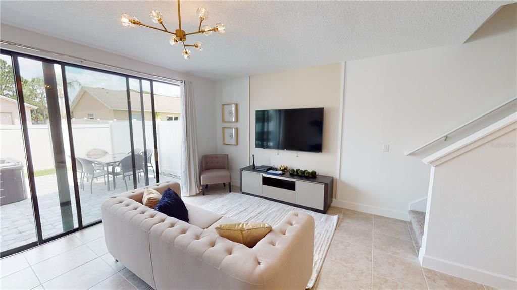 Active With Contract: $2,300 (3 beds, 2 baths, 1591 Square Feet)