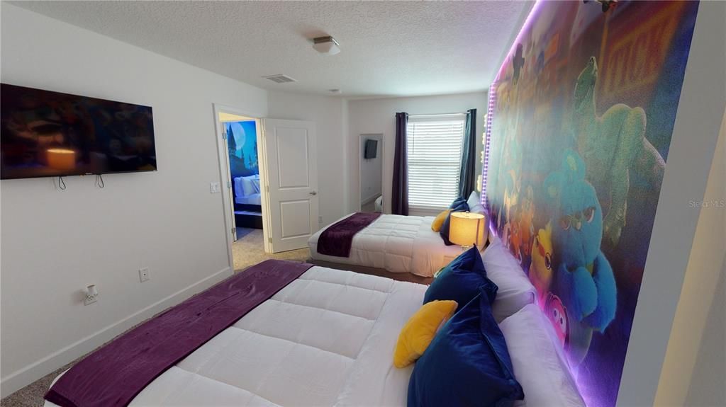 Active With Contract: $2,300 (3 beds, 2 baths, 1591 Square Feet)