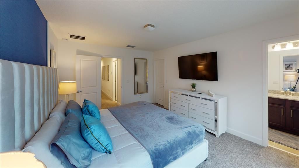 Active With Contract: $2,300 (3 beds, 2 baths, 1591 Square Feet)