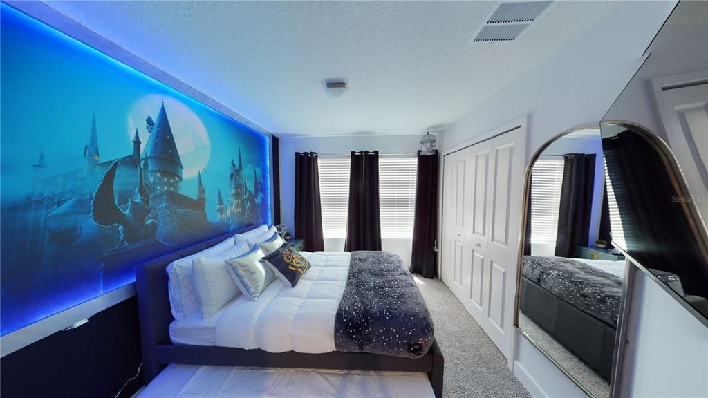 Active With Contract: $2,300 (3 beds, 2 baths, 1591 Square Feet)