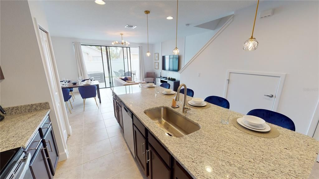 Active With Contract: $2,300 (3 beds, 2 baths, 1591 Square Feet)