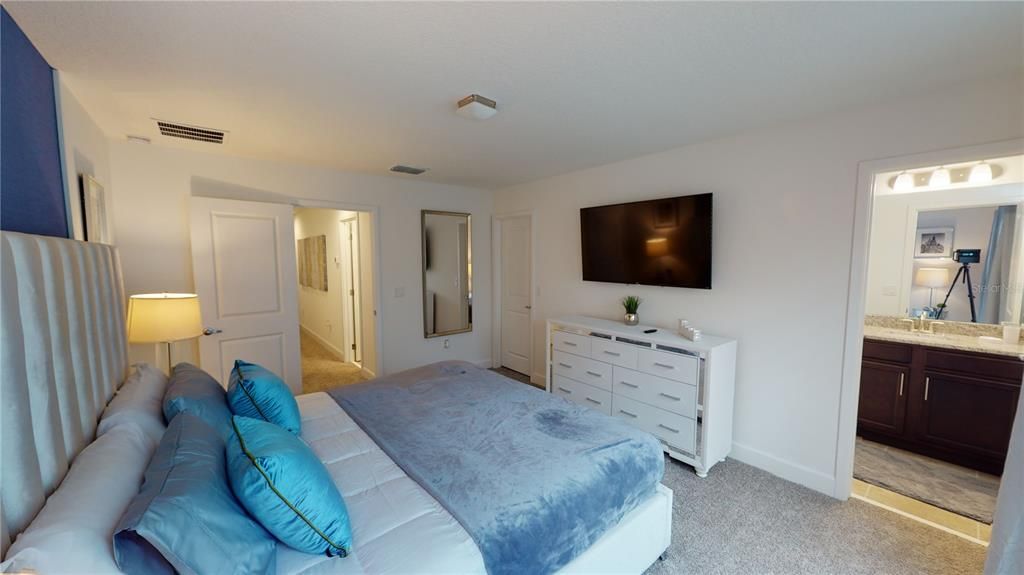 Active With Contract: $2,300 (3 beds, 2 baths, 1591 Square Feet)