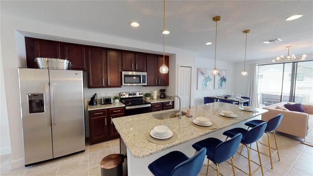 Active With Contract: $2,300 (3 beds, 2 baths, 1591 Square Feet)
