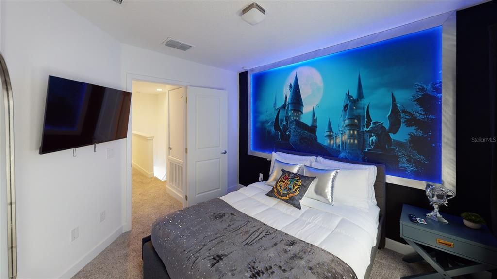 Active With Contract: $2,300 (3 beds, 2 baths, 1591 Square Feet)