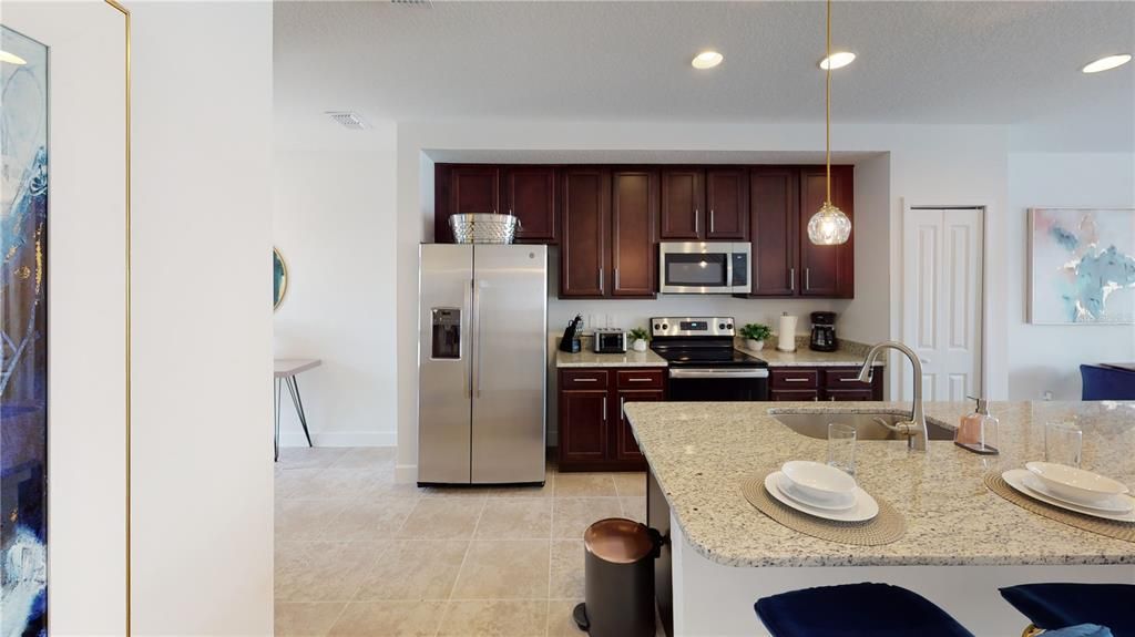 Active With Contract: $2,300 (3 beds, 2 baths, 1591 Square Feet)