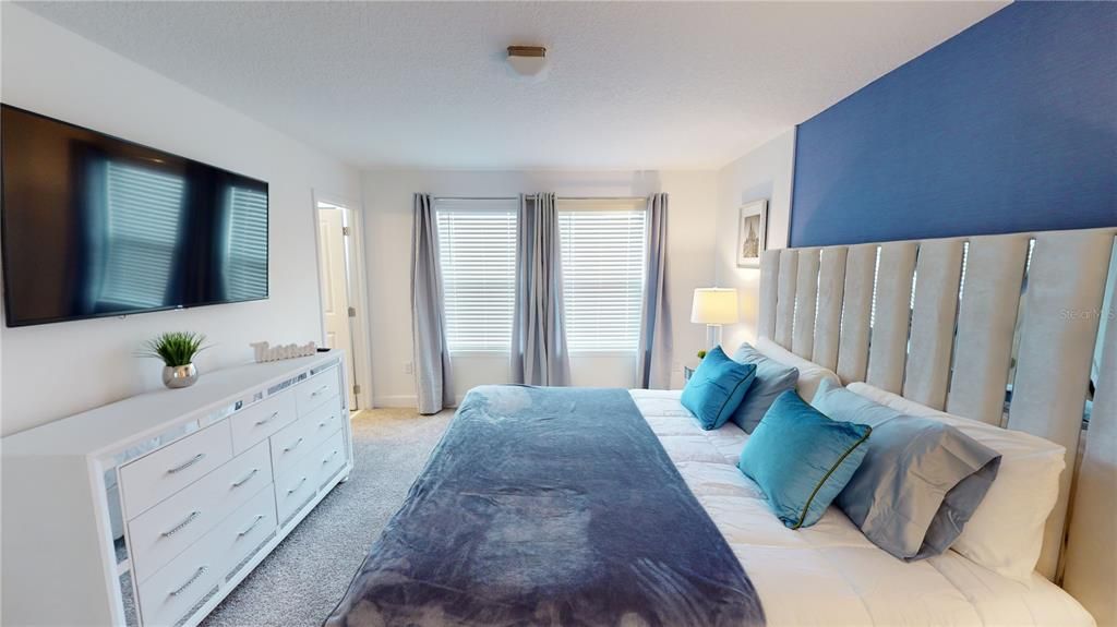 Active With Contract: $2,300 (3 beds, 2 baths, 1591 Square Feet)