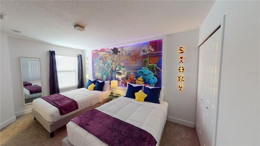 Active With Contract: $2,300 (3 beds, 2 baths, 1591 Square Feet)