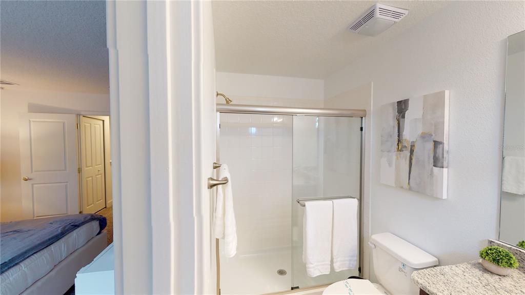 Active With Contract: $2,300 (3 beds, 2 baths, 1591 Square Feet)
