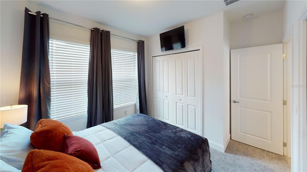 Active With Contract: $2,300 (3 beds, 2 baths, 1591 Square Feet)