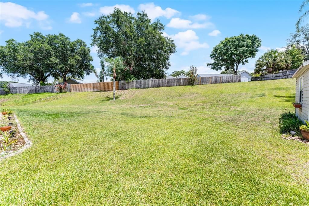 Под контрактом: $530,000 (4 спален, 2 ванн, 2272 Квадратных фут)