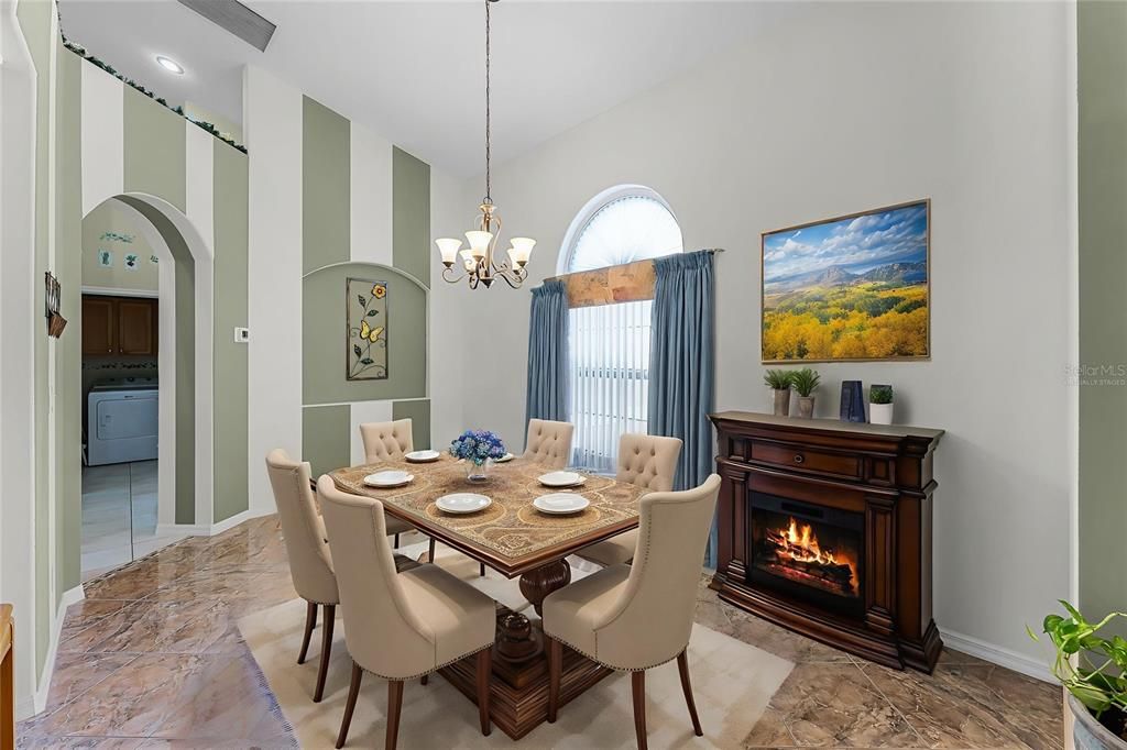 Под контрактом: $530,000 (4 спален, 2 ванн, 2272 Квадратных фут)