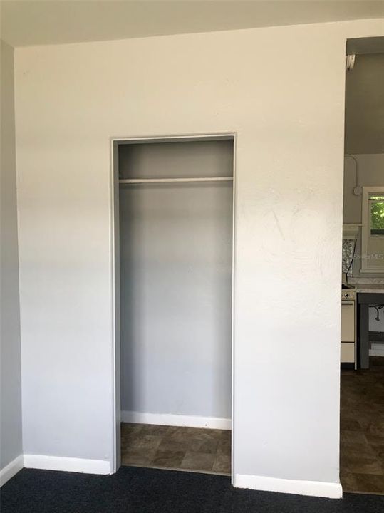 В аренду: $1,000 (1 спален, 1 ванн, 295 Квадратных фут)