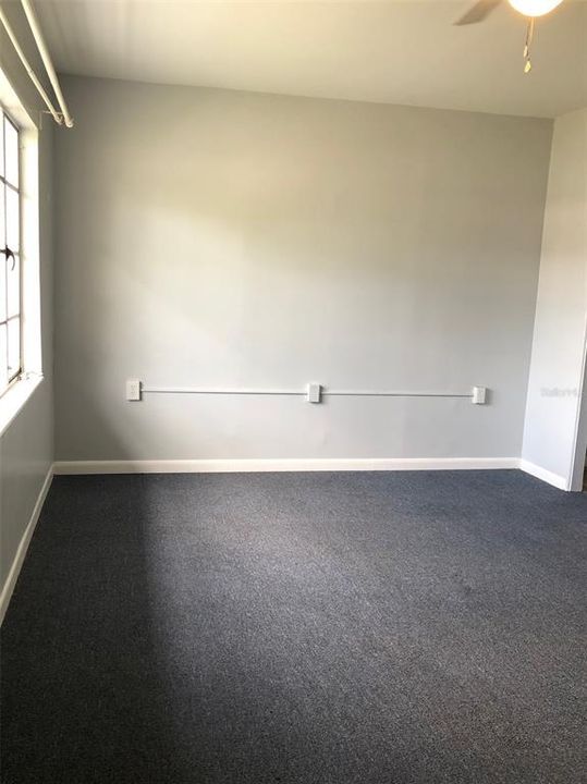 В аренду: $1,000 (1 спален, 1 ванн, 295 Квадратных фут)