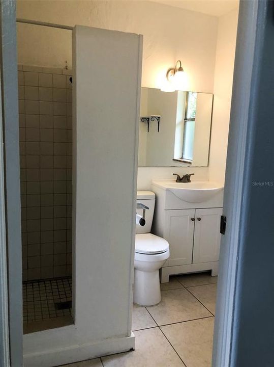 В аренду: $1,000 (1 спален, 1 ванн, 295 Квадратных фут)