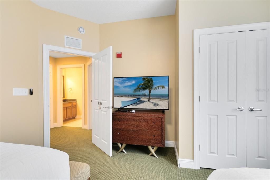 Active With Contract: $239,000 (3 beds, 2 baths, 1344 Square Feet)