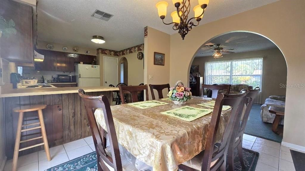 Activo con contrato: $198,000 (3 camas, 2 baños, 1248 Pies cuadrados)