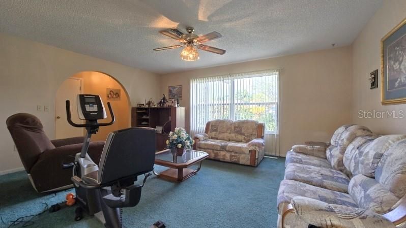 Activo con contrato: $198,000 (3 camas, 2 baños, 1248 Pies cuadrados)