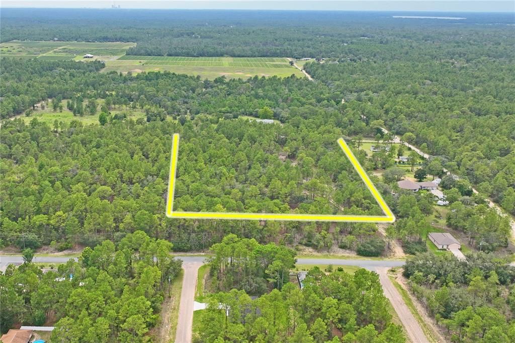 На продажу: $449,000 (16.39 acres)