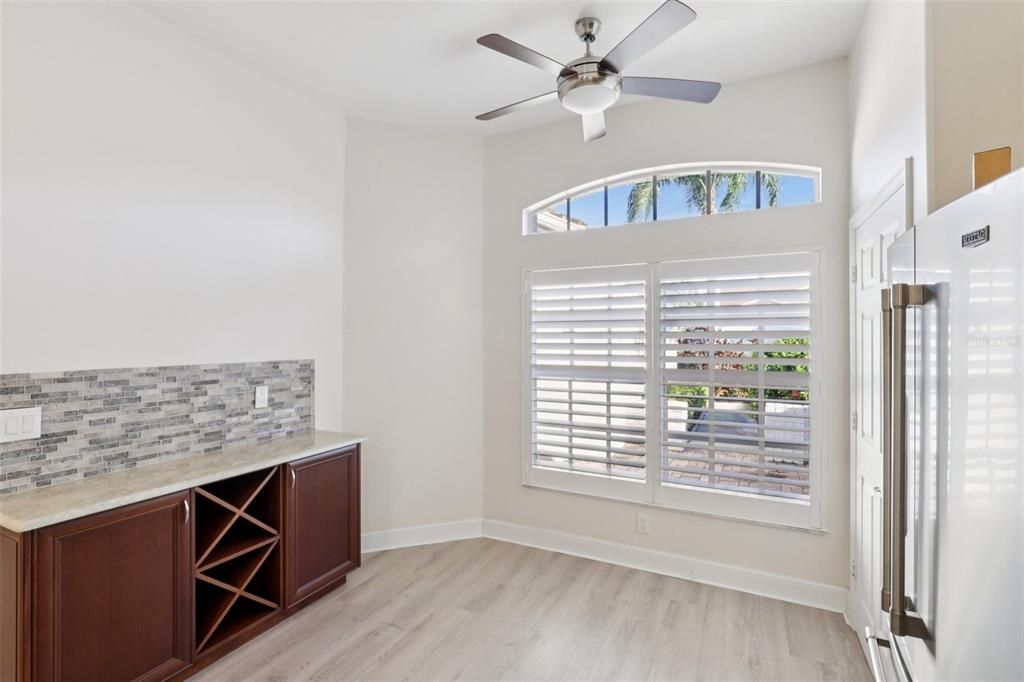 For Sale: $325,000 (2 beds, 2 baths, 1357 Square Feet)