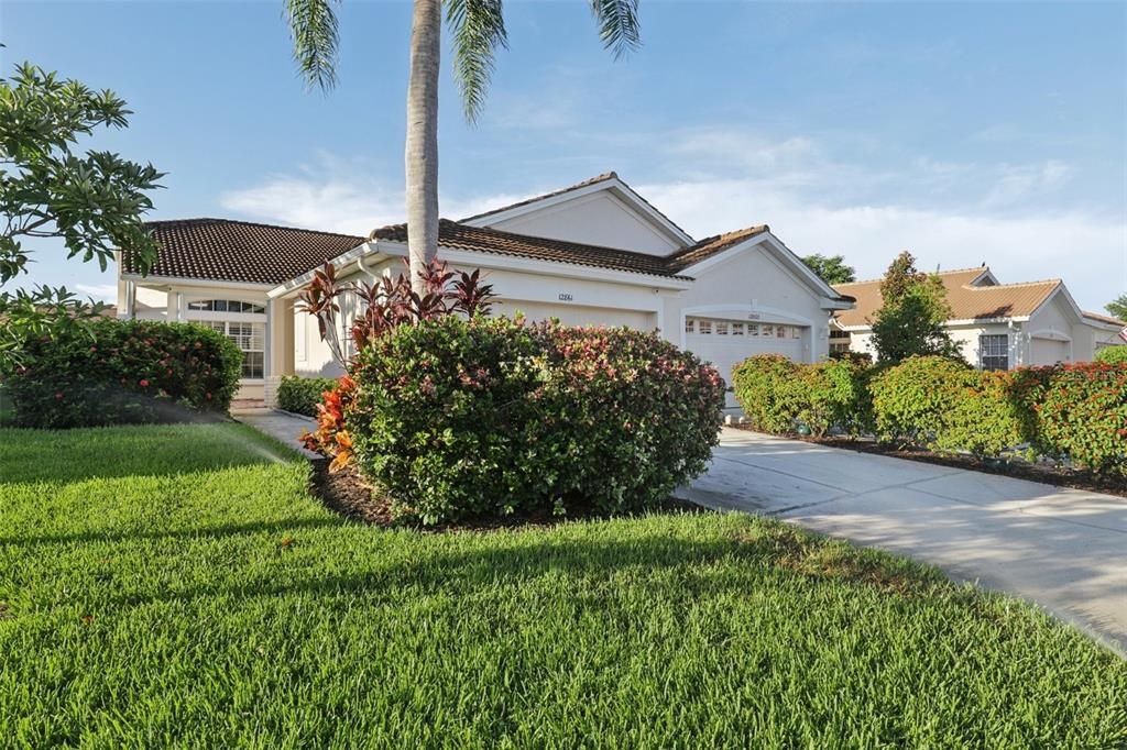 For Sale: $325,000 (2 beds, 2 baths, 1357 Square Feet)