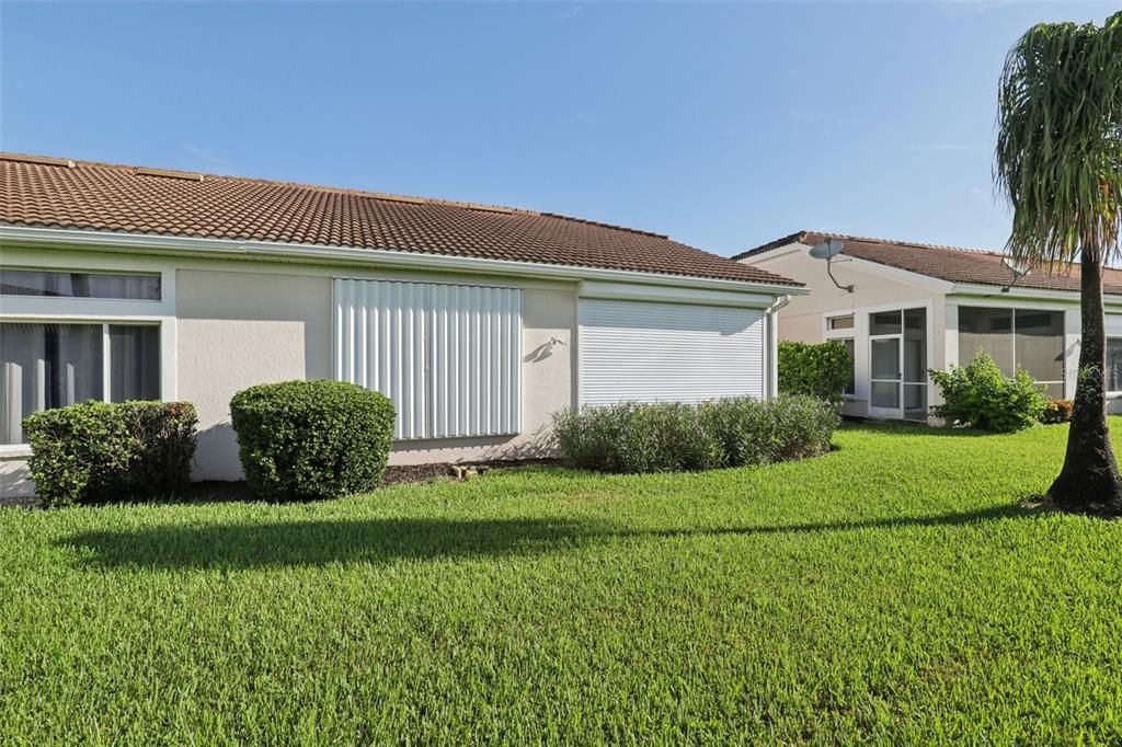 For Sale: $325,000 (2 beds, 2 baths, 1357 Square Feet)