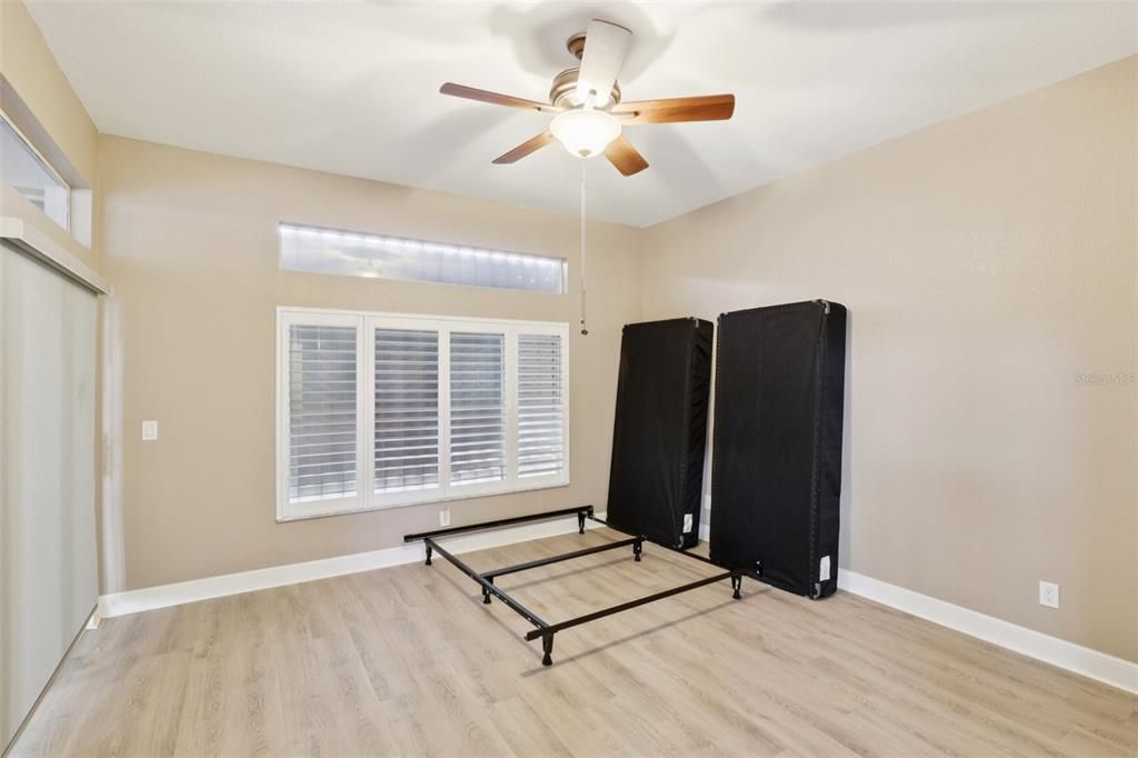 For Sale: $325,000 (2 beds, 2 baths, 1357 Square Feet)